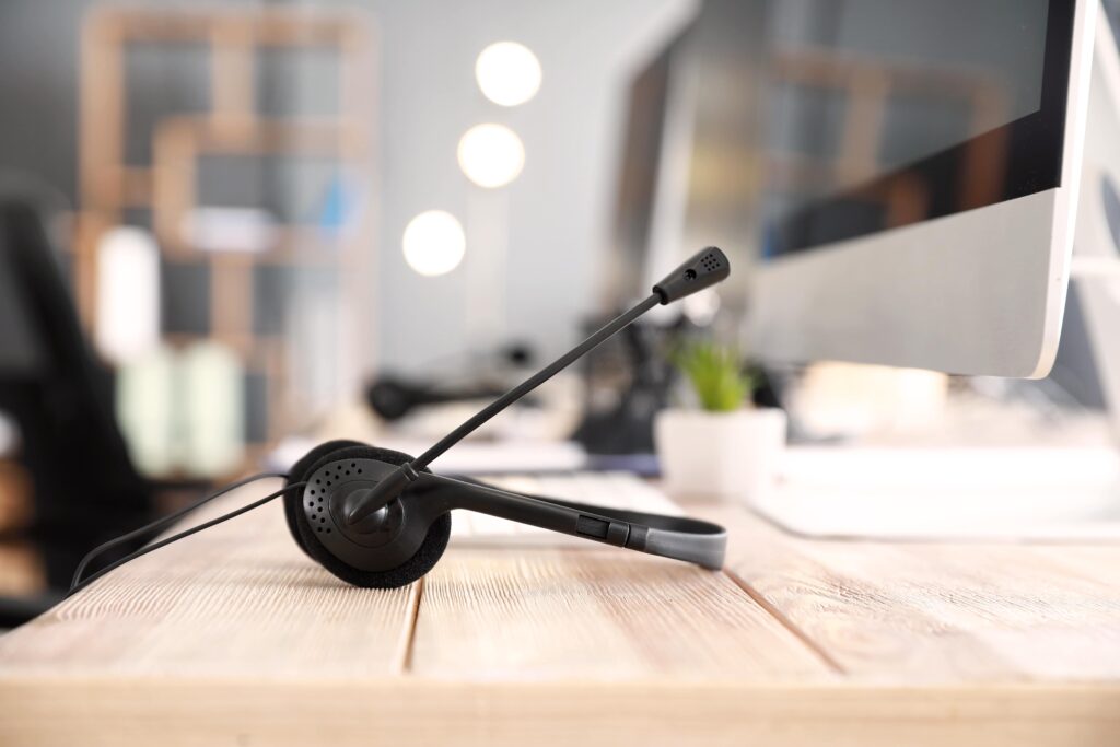 laptop-with-headset